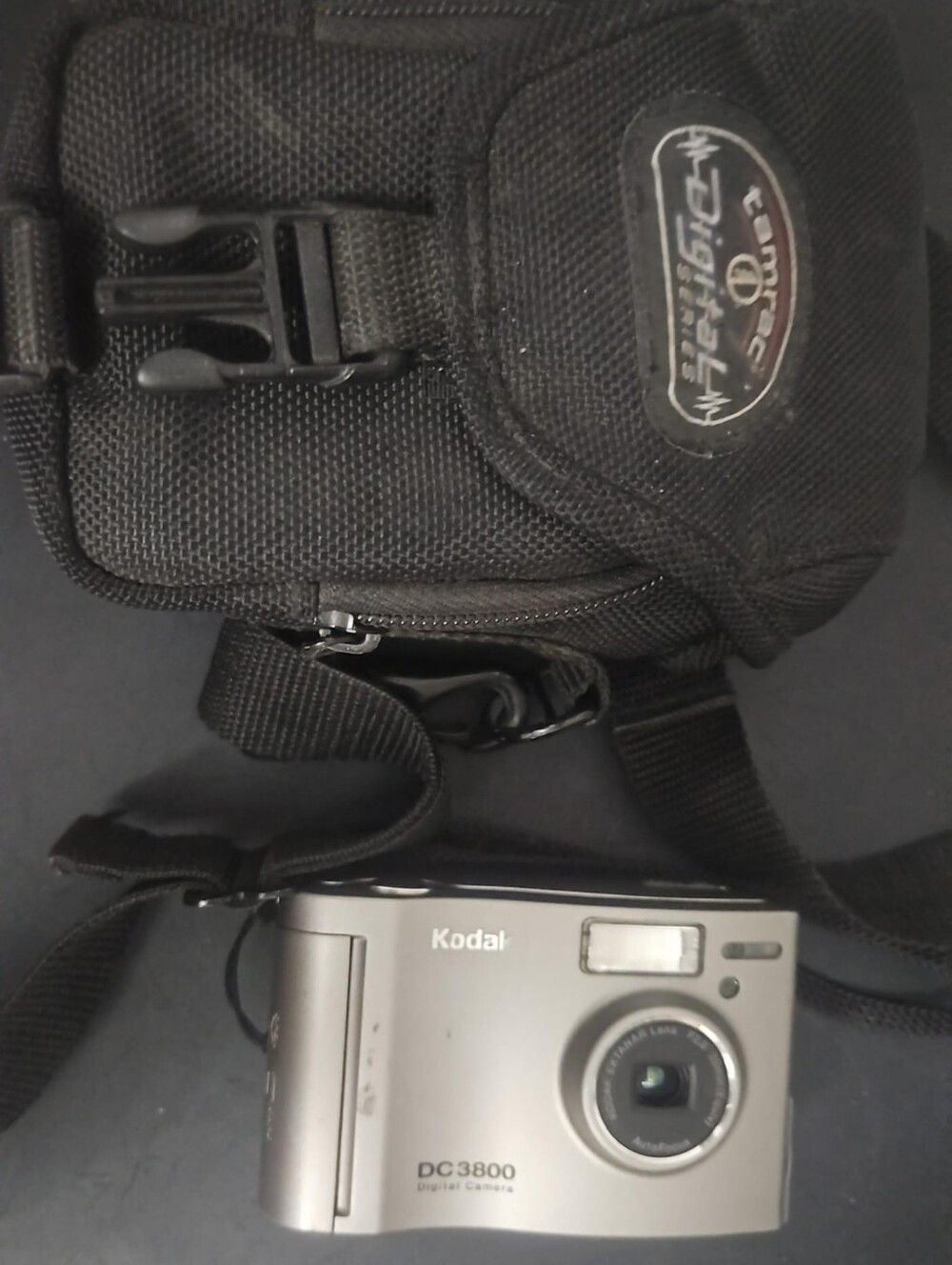 Kodak DC3800 2.1MP Digital Camera (working)